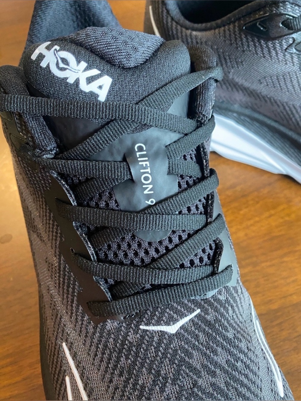 Hoka Clifton 9 Men’s size 11 black & white running shoes New in Box - Picture 7 of 9